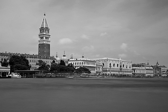 135A3725_BW